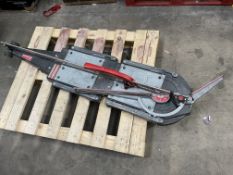 A pre-owned Montolit 131P5 Masterpiuma P5 Power 5 manual tile cutter, 131cm (sold as seen).