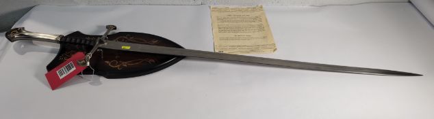 Lord of the Rings reproduction Narsic Sword of Elendil with certificate and wall mount by United Cut