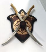 Lord of the Rings reproduction pair Knives of Legolas with certificate and wall mount by United Cutl