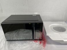 A Toshiba Black Mirror Microwave 900w, 23lt (MW3-EM23PF(MB).