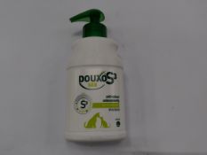 Nine as new 200ml bottles of Douxo S3 Seb shampoo for dogs and cats. Expiry 10-2026.
