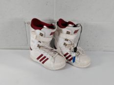 A pair of pre-owned Adidas ADV superstar snowboarding boots (UK 9.5).