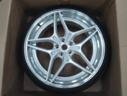 Preowned Racing Wheel with Trye, possibly for a Ferrari California. (Tire size 255/30 ZR21 XL) (Slig