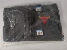 A new men's Nike NBA Chicago Bulls City Edition Thermaflex Hoodie grey CN7888-060A (size M).