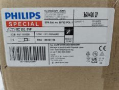 Ten boxes of as new Philips Special Actinic BL 8W Fluorescent Lamp/Insect Trap (8711500260437) (25 l