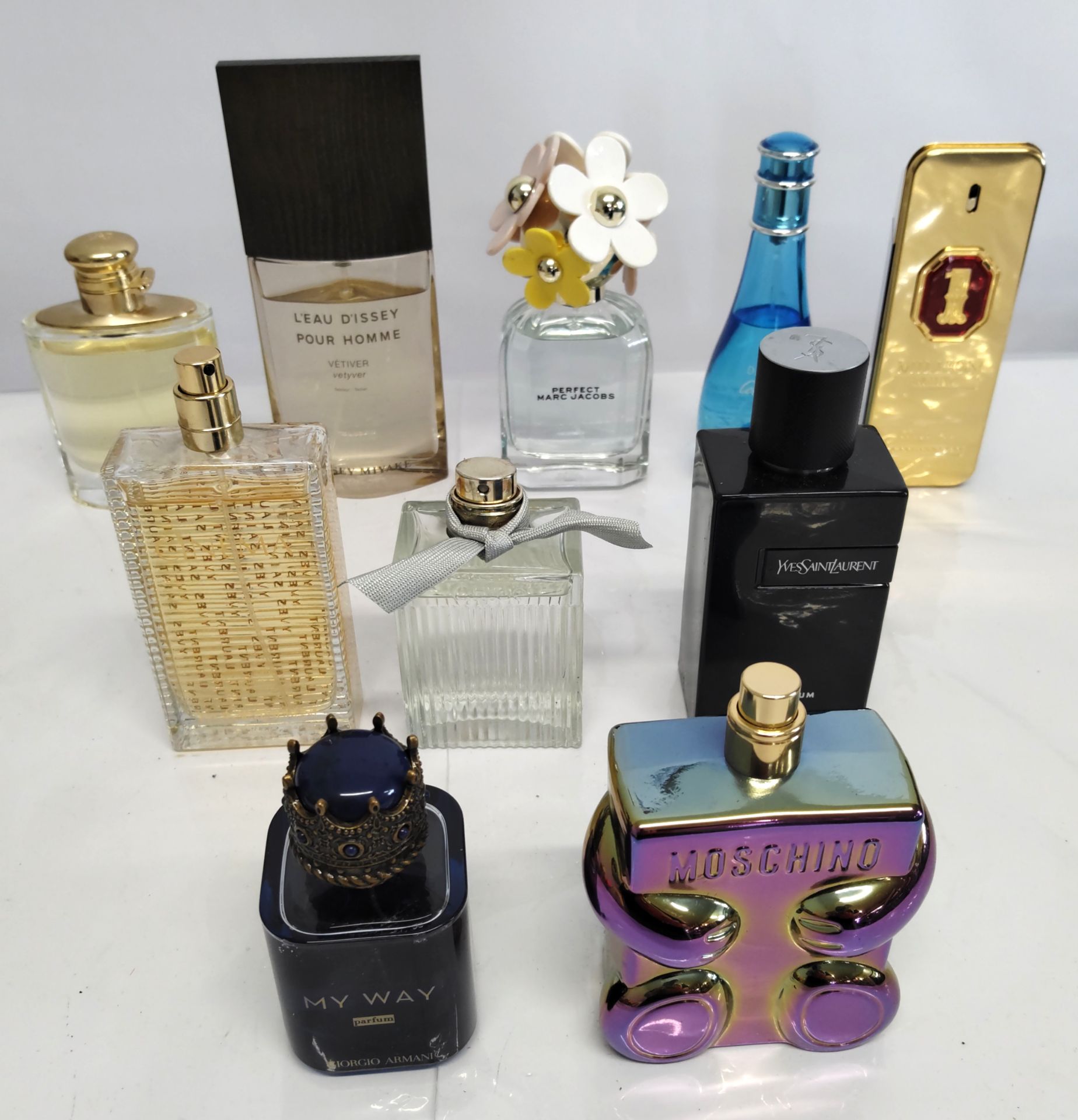 Thirty perfumes/testers and related to include Marc Jacobs, Armani, Ralph Lauren, Versace (please no