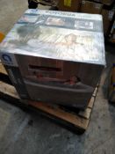 An as new Avenil rotorua spa hot tub.