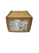 As new Siemens Sentron PAC3200 Power Monitoring Device (P/N: 7KM2112-0BA00-3AA0) (EAN: 4011209725270