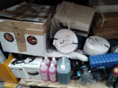 A quantity of assorted homewares and related items.