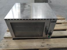 Preowned Lincat Stainless Steel Counter Top Fan Oven, 240V, (WEE/FG0049TZ).
