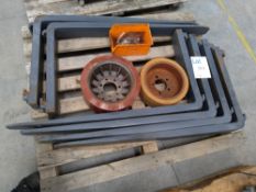 Six preowned steel alloy forks for forklift truck. Internal blade face measurements approx. 50cm x 1