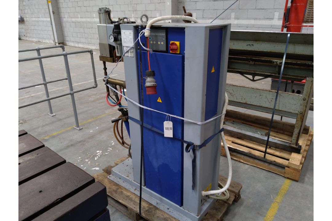 Preowned Pei Point 35KVA linear action spot welder with thermal exchange. *PLEASE NOTE - Large, bu - Image 1 of 3