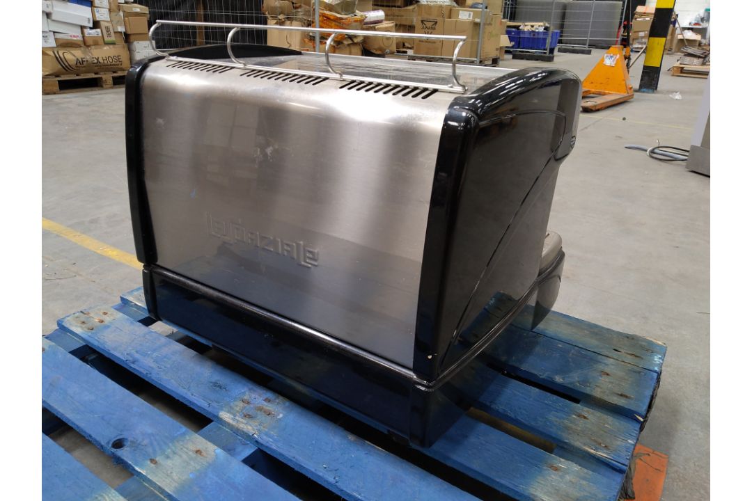 Preowned Laspasiale twin group commercial coffee machine with accessories. - Image 3 of 3