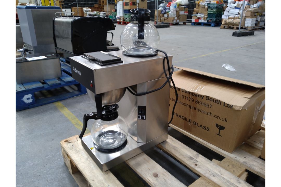 Preowned Adexa RUG2201 commercial filter coffee maker with two jugs. - Image 2 of 3