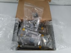 Nine Jenvey pico fuel injectors 330mm and four fuel rails (Vehicle unknown).