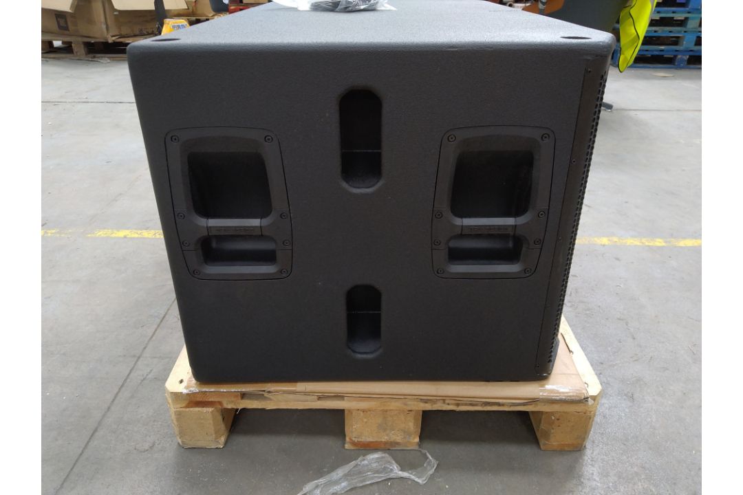 As new JBL SRX828SP 18" dual self-powered subwoofer system. Dimensions (H x W x D) 574 x 1205 x 681 - Image 3 of 5