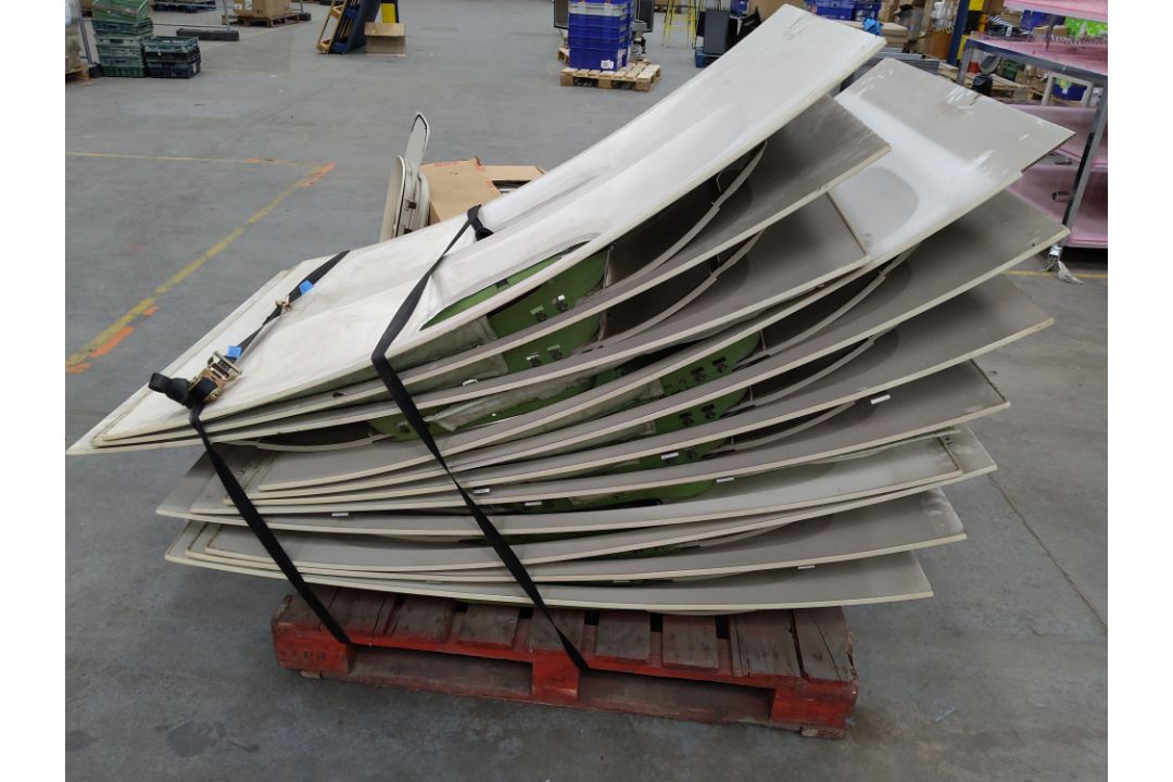 A quantity of pre-owned Boeing 727-100 components. Eleven cabin interior sidewall window panels (app - Image 3 of 4