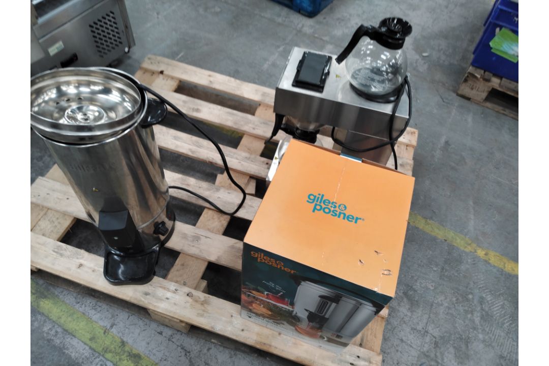 One preowned Giles and Posner heated mulled wine urn, 7Ltr, 1x Buffalo HF150 water boiler, 10Ltr an - Image 1 of 4