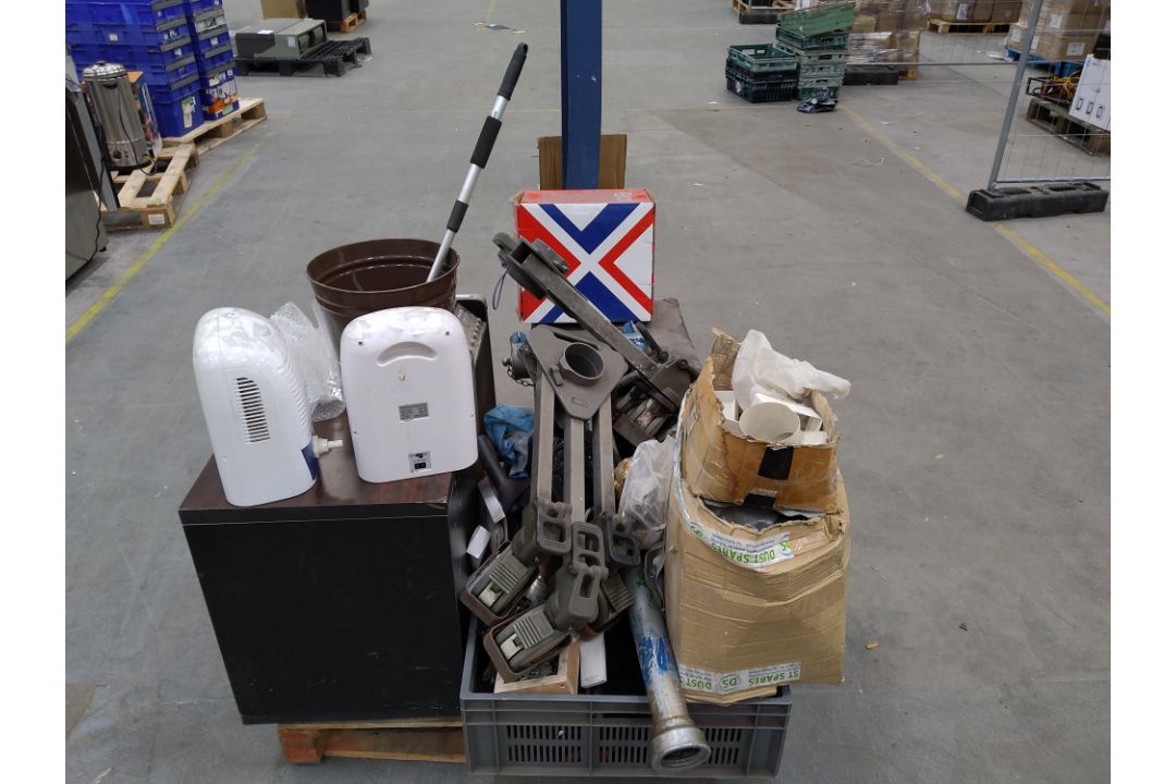 One pallet of mixed industrial and commercial items. Pallet not included. - Image 2 of 4