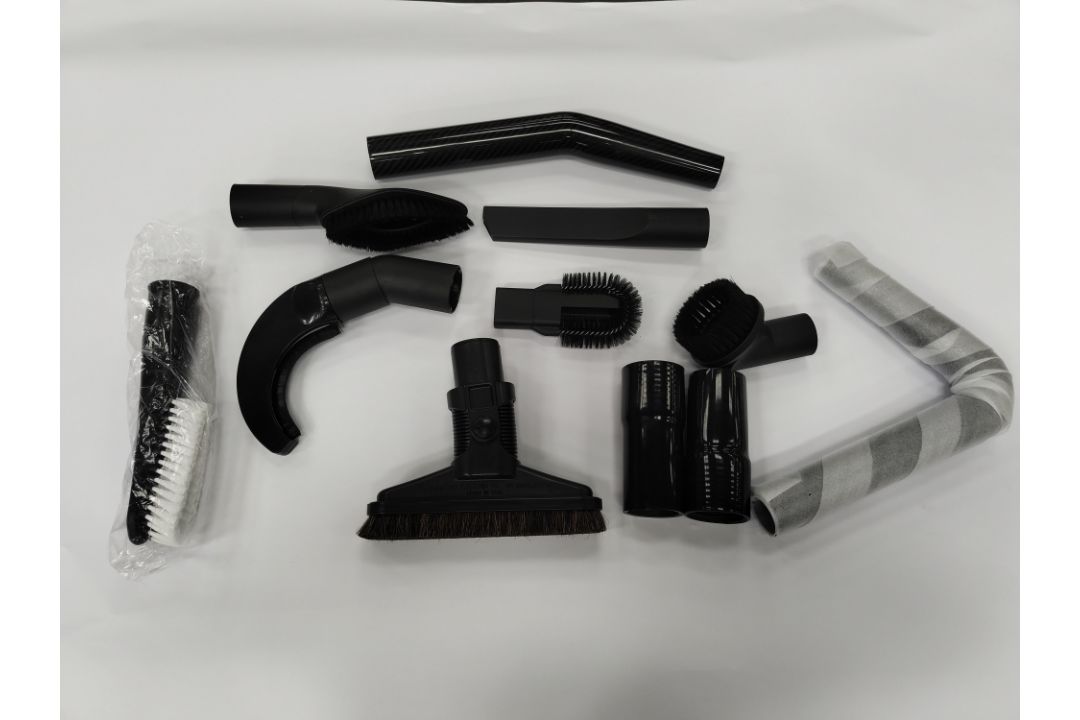 A SkyVac Carbon Fibre 7M High Reach Kit Pack. - Image 2 of 2