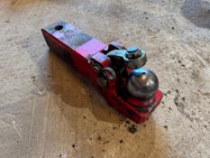 Scharmuller ball hitch to suit Fendt 8/9/10 Series Please Note: This lot is available for viewing an