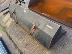 2006 Quicke 210H bucket with Euro 8 attachments Please Note: This lot is available for viewing and c