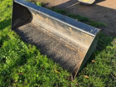 Ernest Doe 6ft general purpose bucket with Euro 8 brackets ​​​​​​​NB: No VAT on this lot