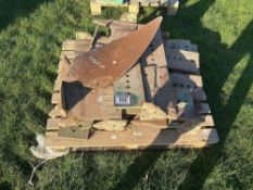 Set Cousins V-form subsoiler legs with points