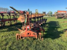 Kverneland LB85-300-8-HD 6 furrow (5+1) reversible plough, hydraulic vari-width with skimmers. Seria