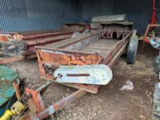 International 80 rear discharge manure spreader on 7.50-24 wheels and tyres. Serial No: 72-40-43