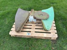 Quantity Dowdeswell mouldboards