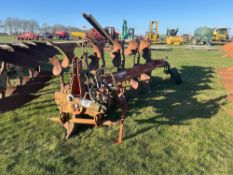 Kverneland LB85 5 furrow (4+1) reversible plough with hydraulic variwidth and skimmers