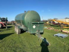 Stainless steel 9,000l tanker with 2