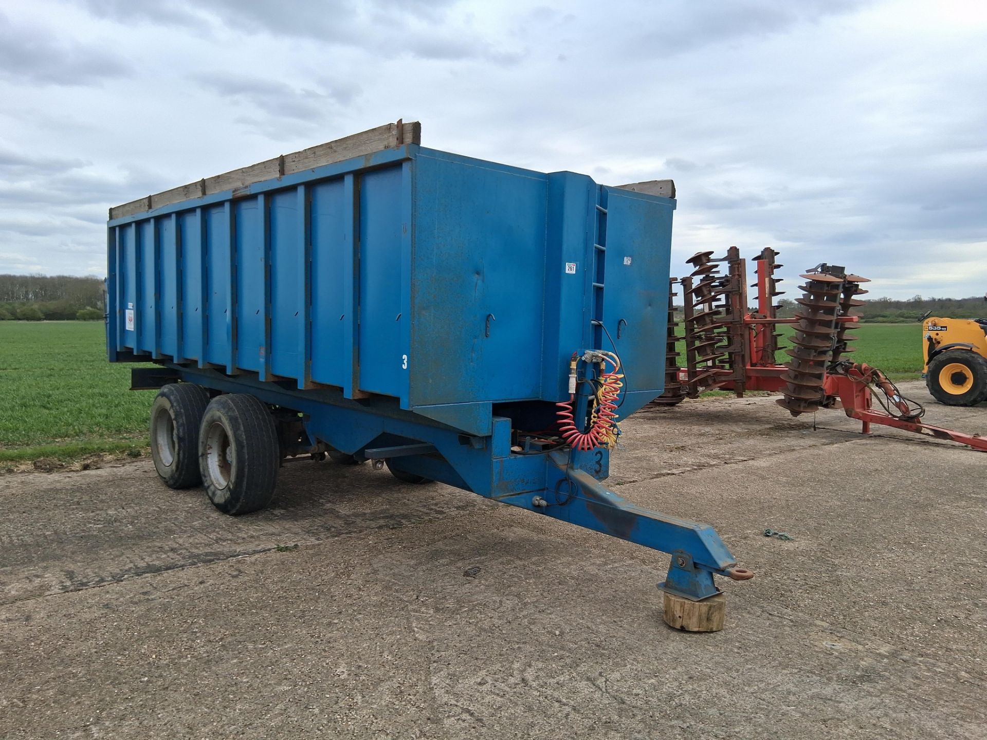Twin axle 16t grain trailer with air and hydraulic brakes on 385/65R22.5 wheels and tyres, rear draw - Image 2 of 9