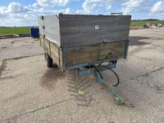 Hydraulic tipping single axle trailer