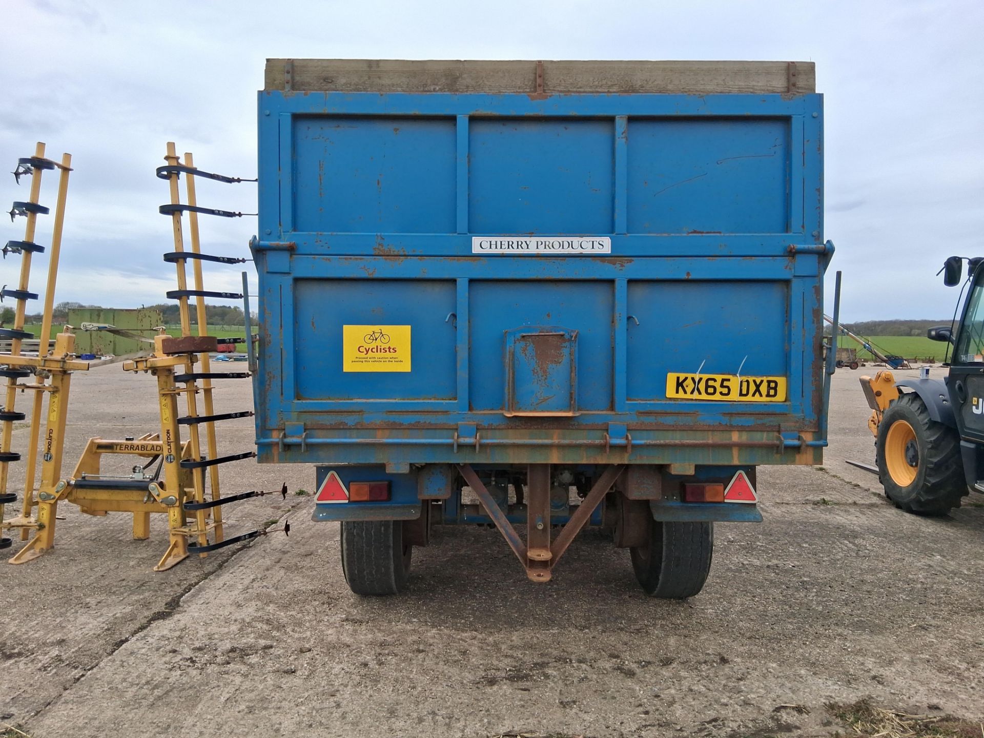 Twin axle 16t grain trailer with air and hydraulic brakes on 385/65R22.5 wheels and tyres, rear draw - Image 5 of 9