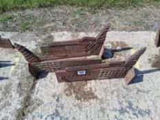 3No Cousins sub soiler legs