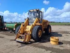 1990 JCB 435 loading shovel on Michelin 20-5R25 x tyres with JCB/Volvo Industrial headstock. Hours: