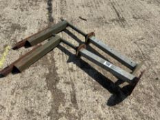 Sprayer demount legs