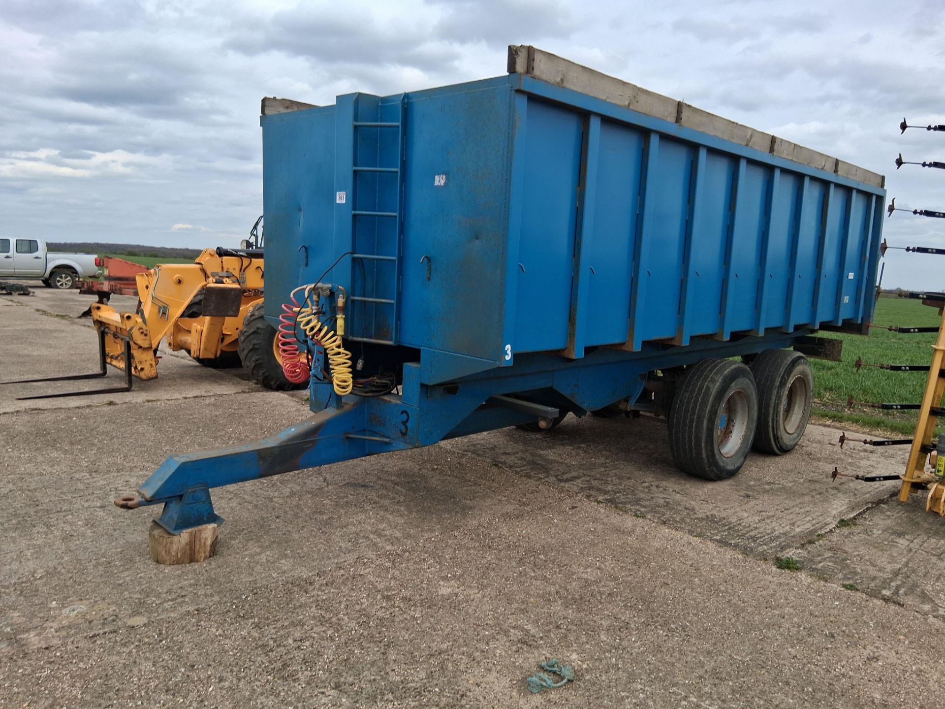 Twin axle 16t grain trailer with air and hydraulic brakes on 385/65R22.5 wheels and tyres, rear draw - Image 8 of 9
