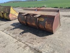 Digging bucket with Aveling Barford attachments