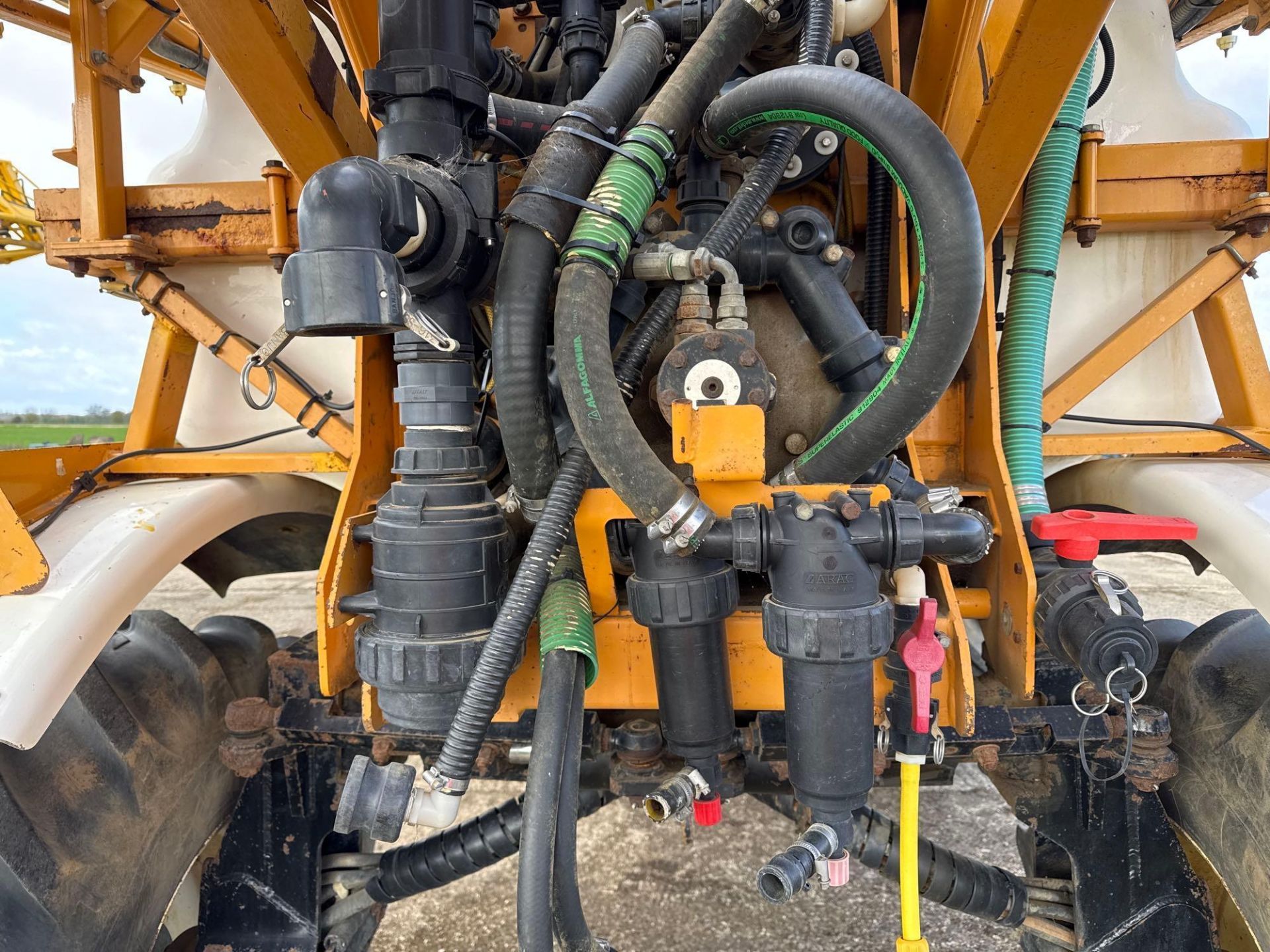 2009 Knight 24m self-propelled sprayer 3,500l tank, triple nozzle bodies, section control, air shut - Image 5 of 21