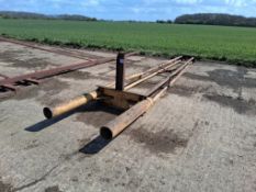Grain pusher framework, tine mounted