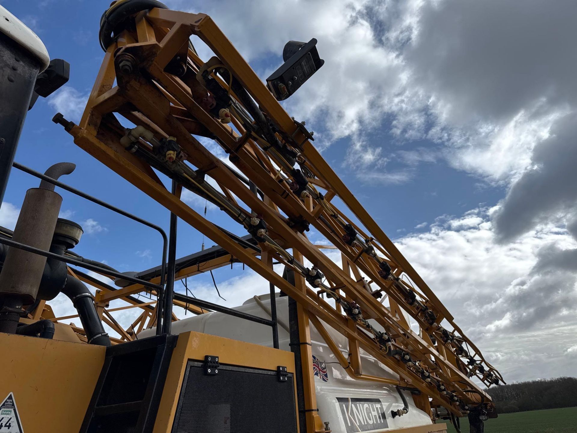 2009 Knight 24m self-propelled sprayer 3,500l tank, triple nozzle bodies, section control, air shut - Image 16 of 21