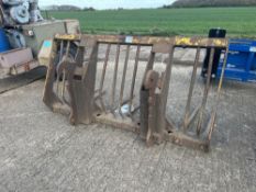 Muck fork with Volvo attachments