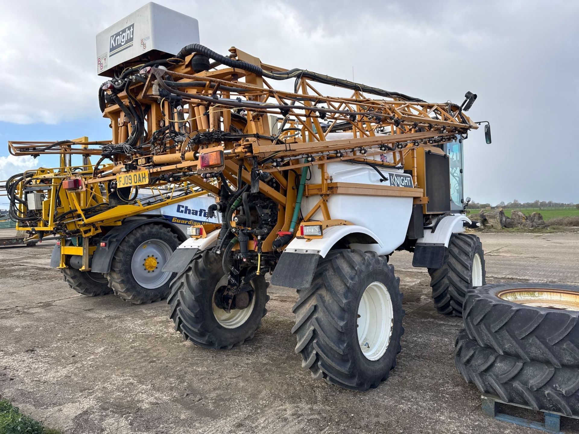 2009 Knight 24m self-propelled sprayer 3,500l tank, triple nozzle bodies, section control, air shut - Image 3 of 21