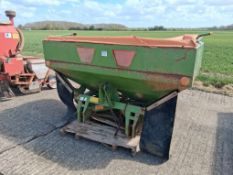 Amazone ZA-M 1000 twin disc fertiliser spreader