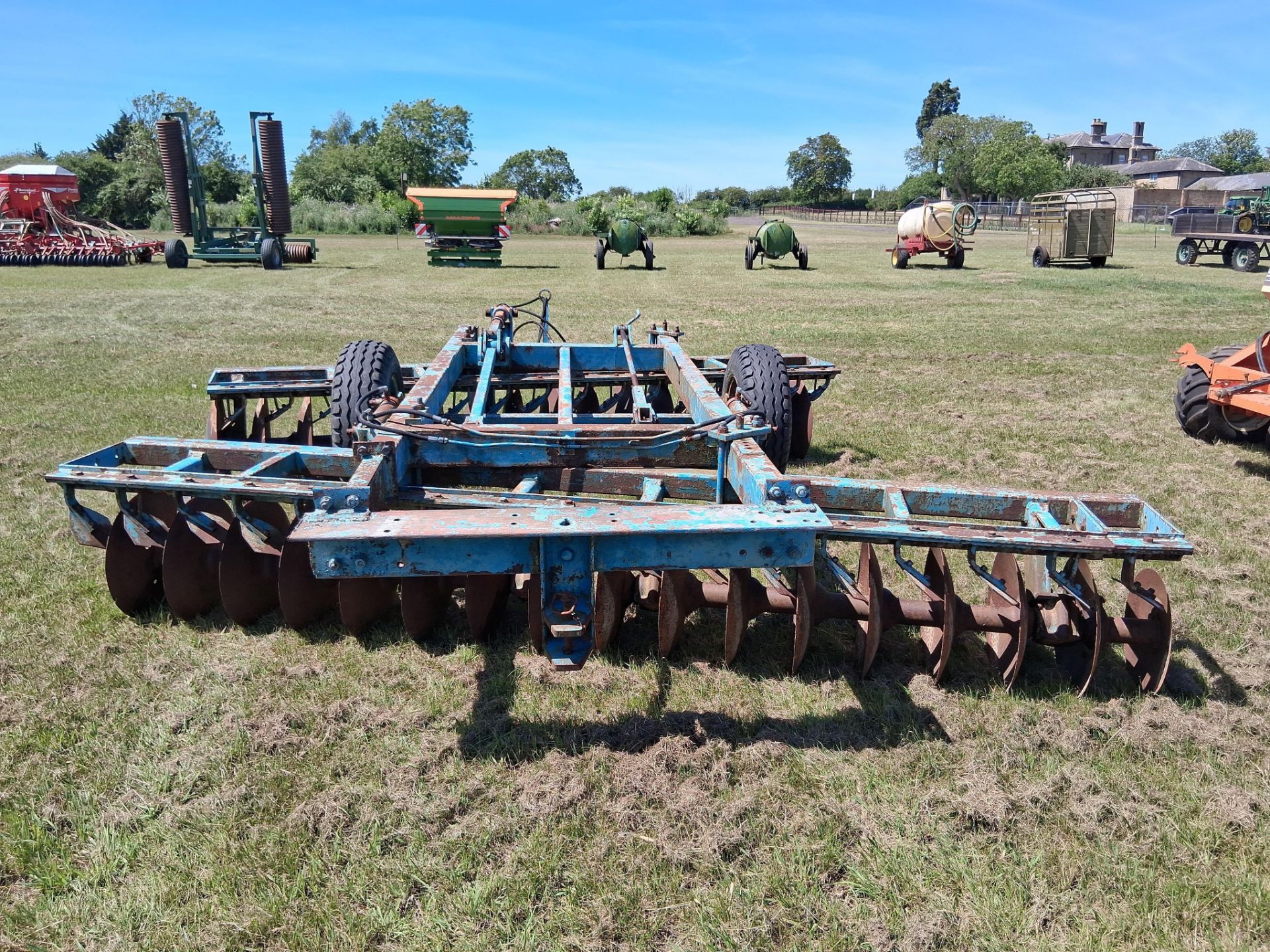 Parmiter 3.5m trailed discs, manual depth control with rear drawbar ​​​​​​​NB: Manual in Office - Image 8 of 14
