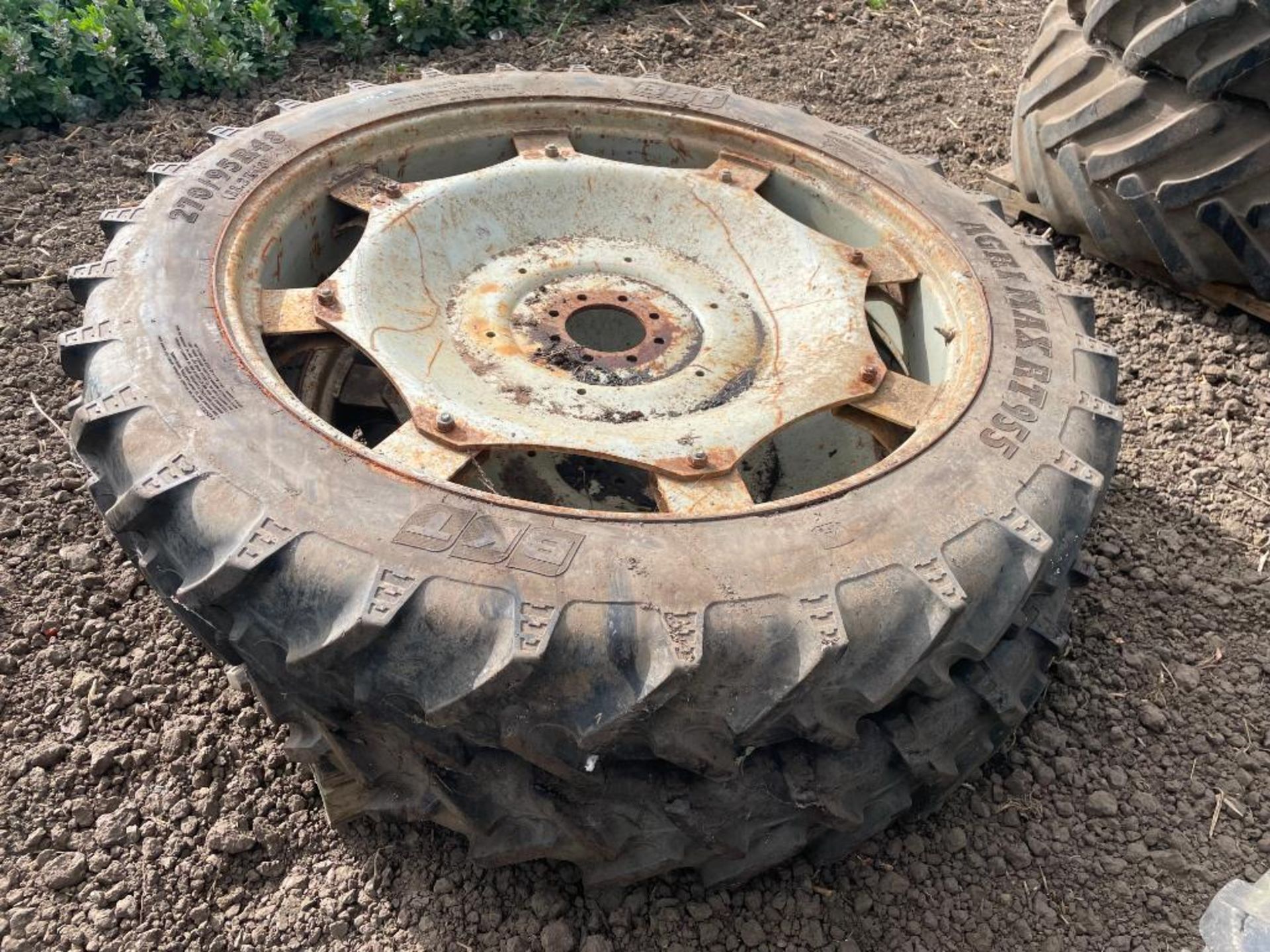 Set BKT 270/95R48 rear and Alliance 11.2R32 front row crop wheels and tyres, 8 stud, suited to Masse