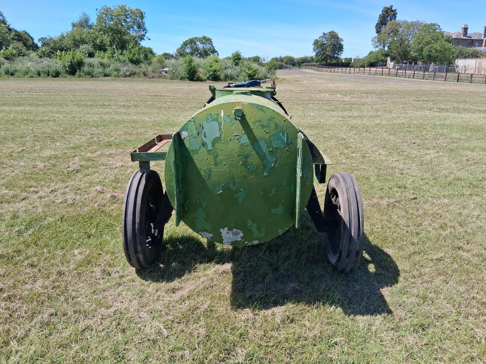 Diesel bowser with 12v pump, single axle on 6.00-19 wheels and tyres - Image 8 of 13